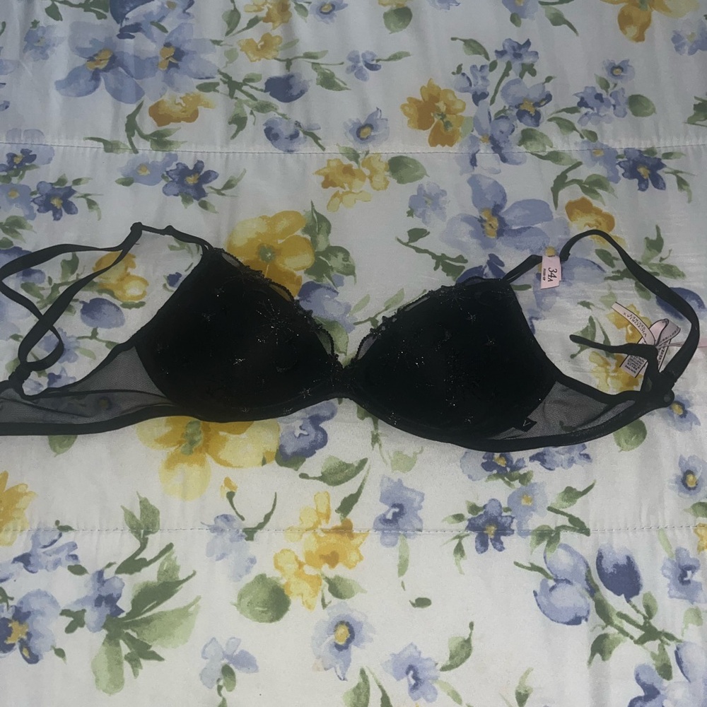 Victoria secret lace bra 34a